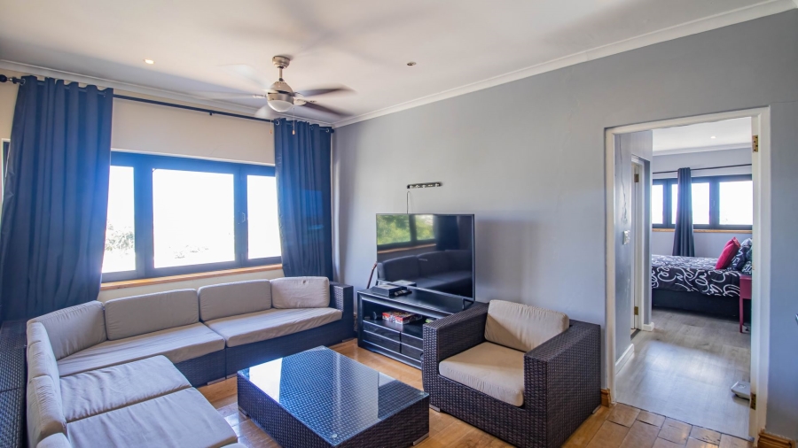 To Let 5 Bedroom Property for Rent in Rome Glen Western Cape